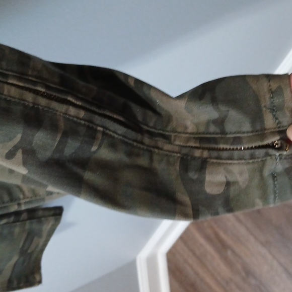 Social Standard by Santuary Camouflage Pants Size 14 Pockets Zipper Ankle - Picture 3 of 8